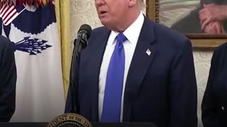 Donald Trump comenta la polémica por su imagen vestido de papa