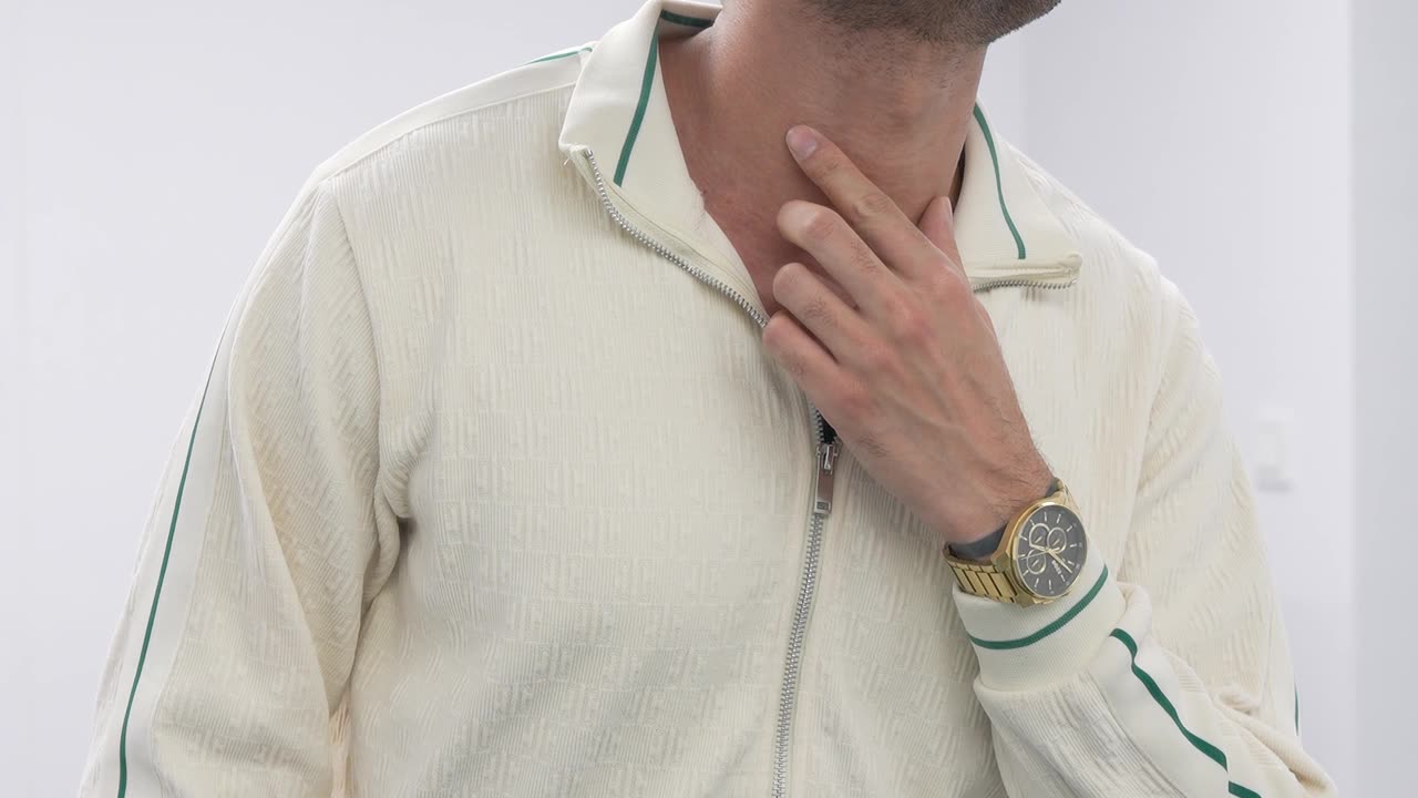 Hair and beard transplants can be done together in one session.