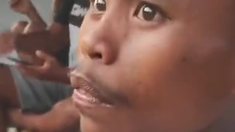 A Glimpse into the Life of a Mentally Ill Man on the Streets 🧠💔"