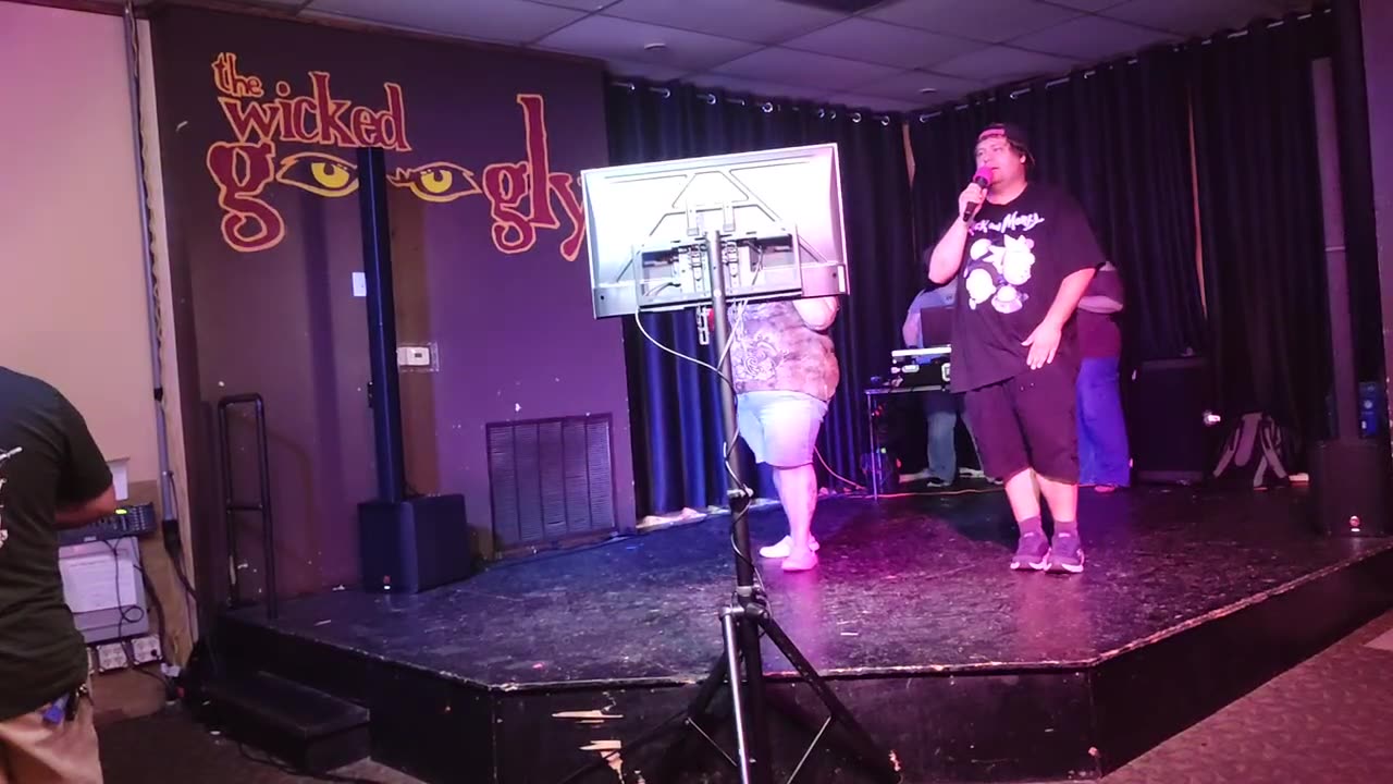 AUTISTIC MAN KILLS EMINEM, BOB, HAILEY WILLIAMS- AIRPLANES PART 2 LIVE COVER