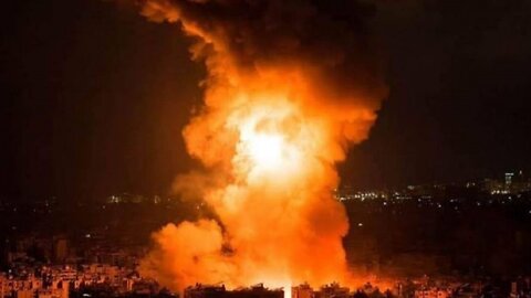 ISRAEL UNDER MASS ATTACK Iranian Missiles BURN DOWN Oil Refinery in Israel