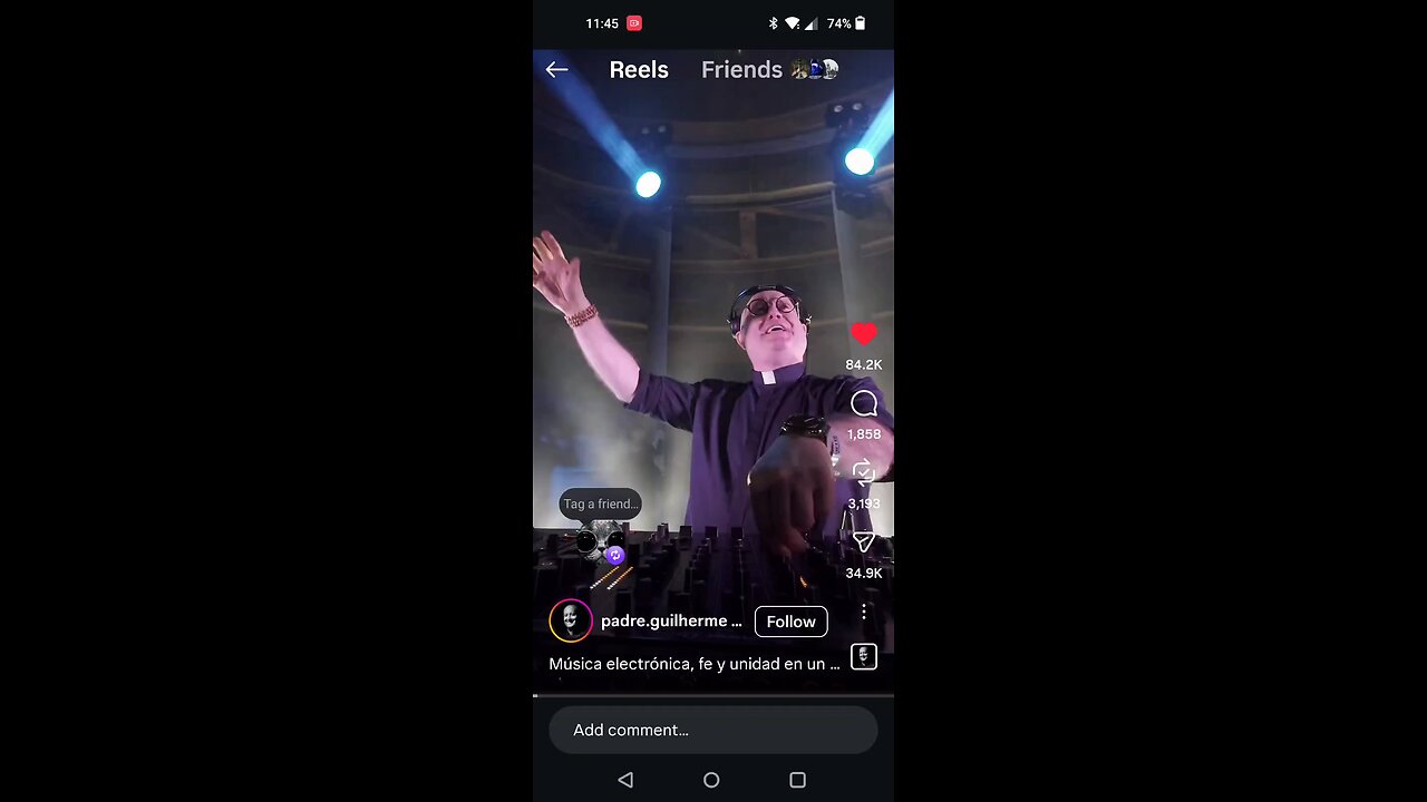 Padre Brings The House Down