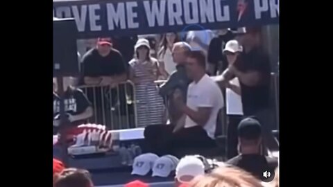 📛🇺🇸 KIRK ASSASSINATION: WHITE SHIRT GUNMAN -> BLEACHERS❓ 