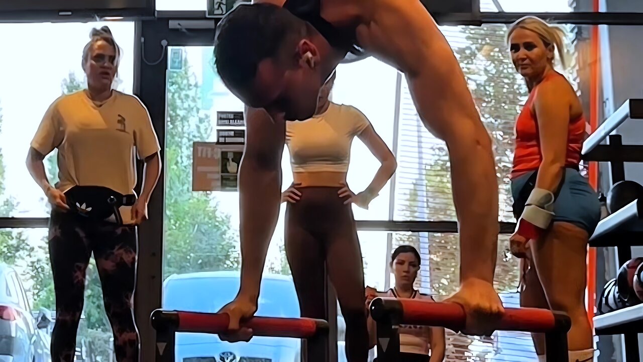 Scaring People in The Gym With Calisthenics #131