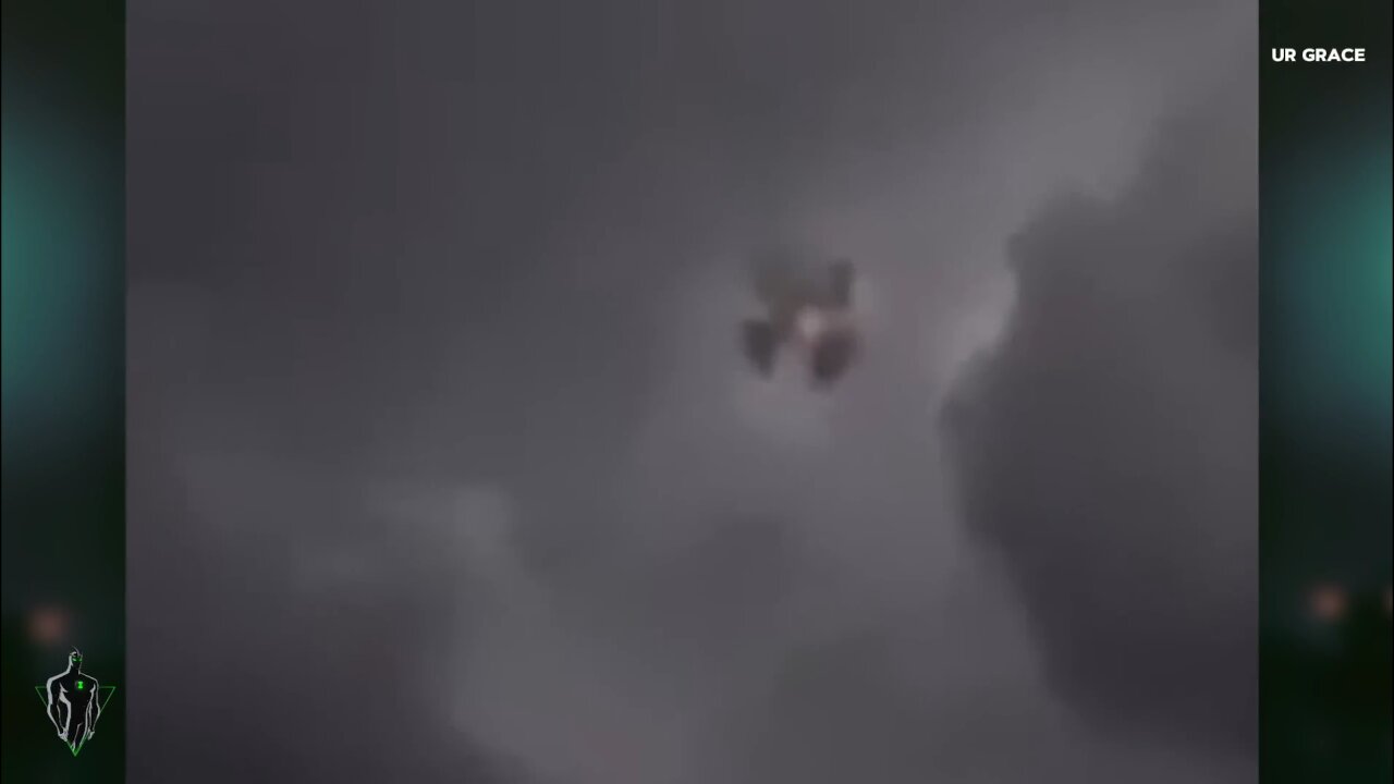 Strange-shaped UFO on Video