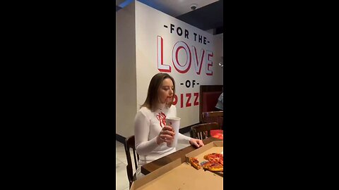 «Pizza Hut is funding genocide! It's providing free meals to the Israeli army