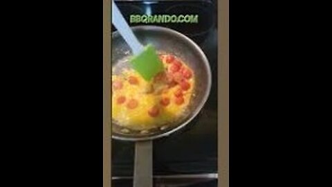 Cherry Tomatoes 🍅 & Eggs Scramble 🌵 #shorts #shortvideo #egg