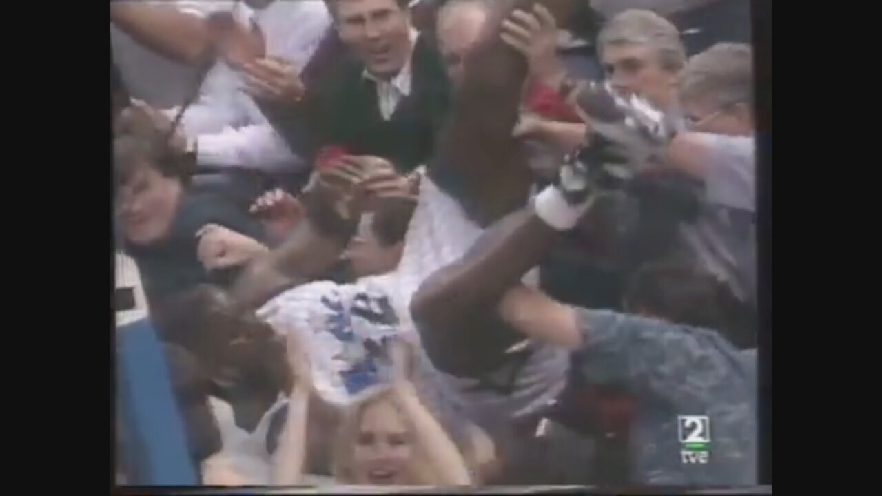 Shaquille O'Neal 37 Points 3 Ast 4 Blk Vs. Bulls, 1994-95.
