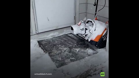 Se enoja porque su vecino solo quitó la nieve de su entrada