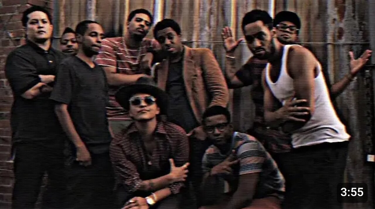 Bruno Mars - Locked Out Of Heaven (Official Music Video)