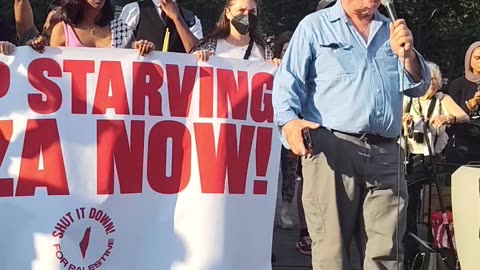 "STOP STARVING GAZA NOW!" demand New Yorkers. 3 of 5.