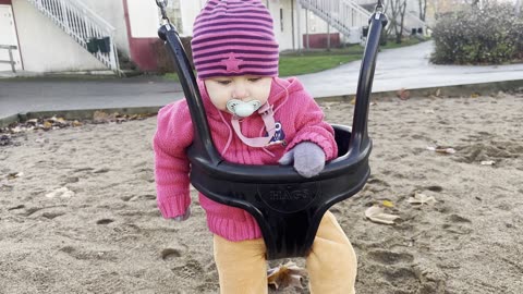 Mommy & Baby Kayla on the Swing! Cutest Outdoor Baby Moment 😄💛