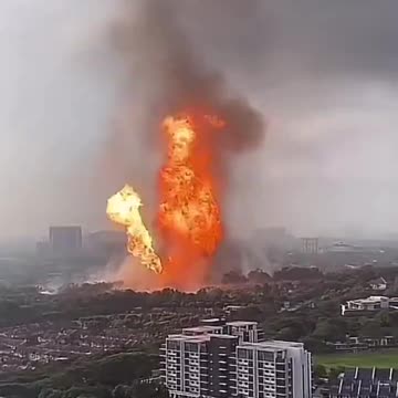 A huge explosion at a gas station shaking Putra in Malaysia🇲🇾