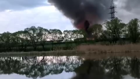 🔥 Podolsk, Russia: an industrial zone was hit, over 1,500 m² in flames.