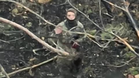 Drama captured by drone: Russian soldier realizes he will only survive in captivity