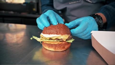 🍔 Craving the Perfect Burger? Learn How to Make It Like a Pro!
