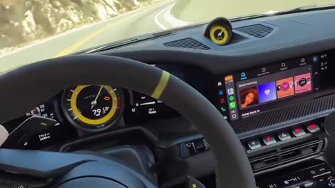 Car driving 🏎️