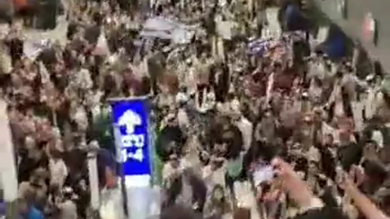 עשרות אלפים בהפגנת הימין בירושלים נגד שלטון הפקידים: ״העם הוא הריבון״