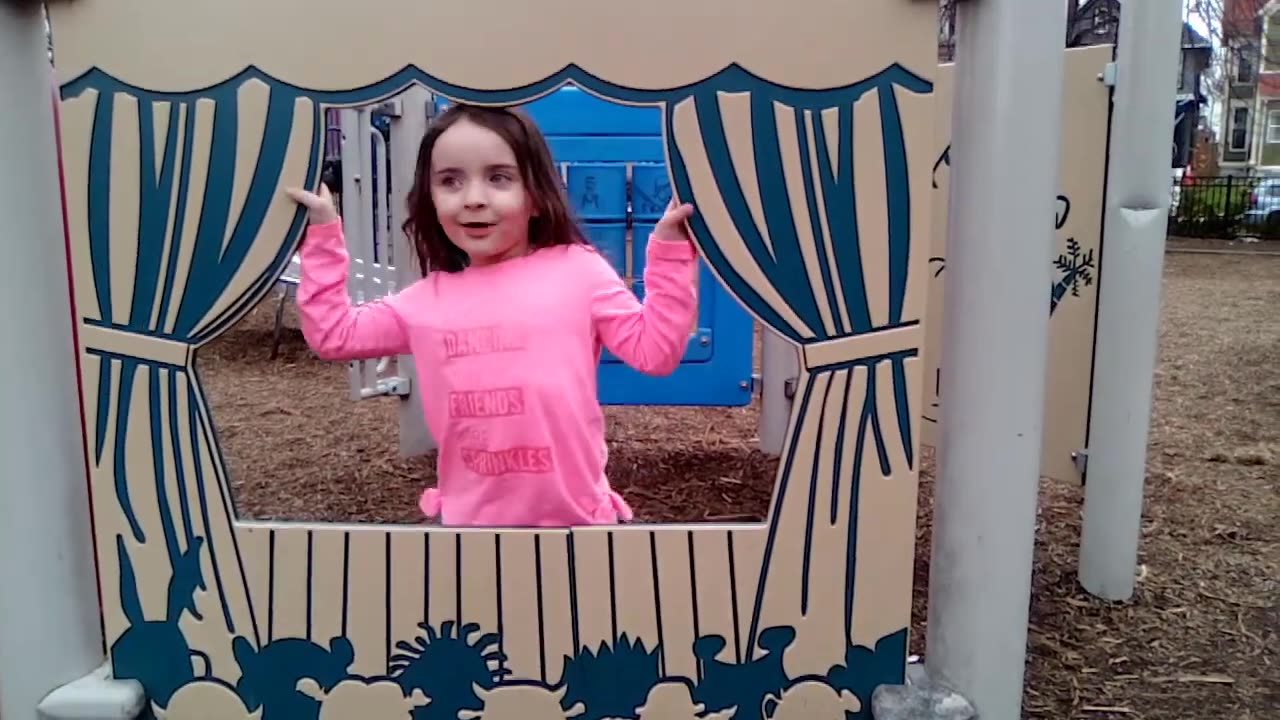 Cora Plays