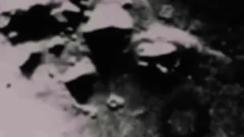 structure carrée intrigante sur Mars, capturée par la NASA