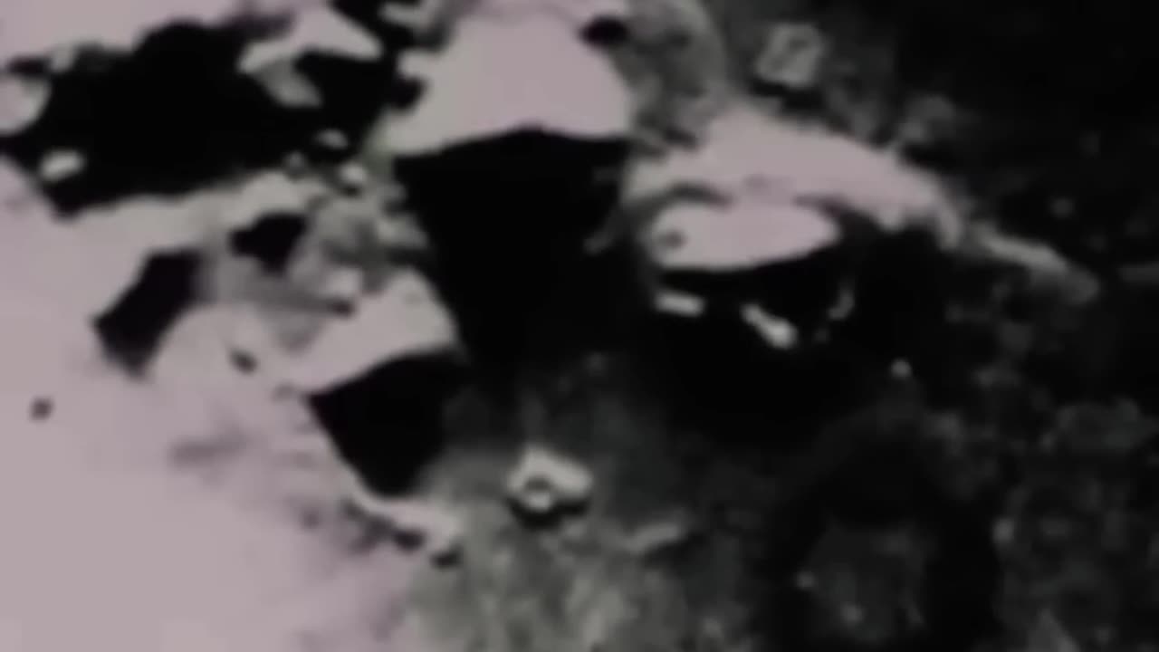 structure carrée intrigante sur Mars, capturée par la NASA