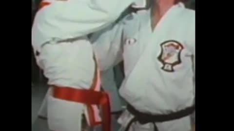 ELVIS PRESLEY Gladiators Elvis' Ultimate Karate Move