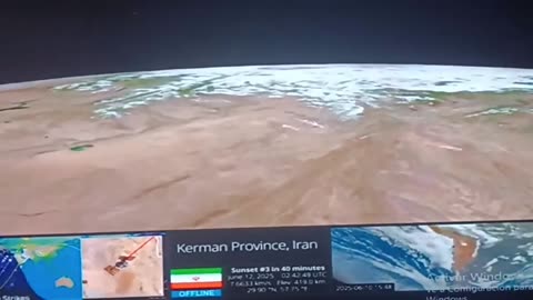 d'énormes OVNI des rayons laser ont été aperçus lors d'une retransmission en direct de la NASA TV !