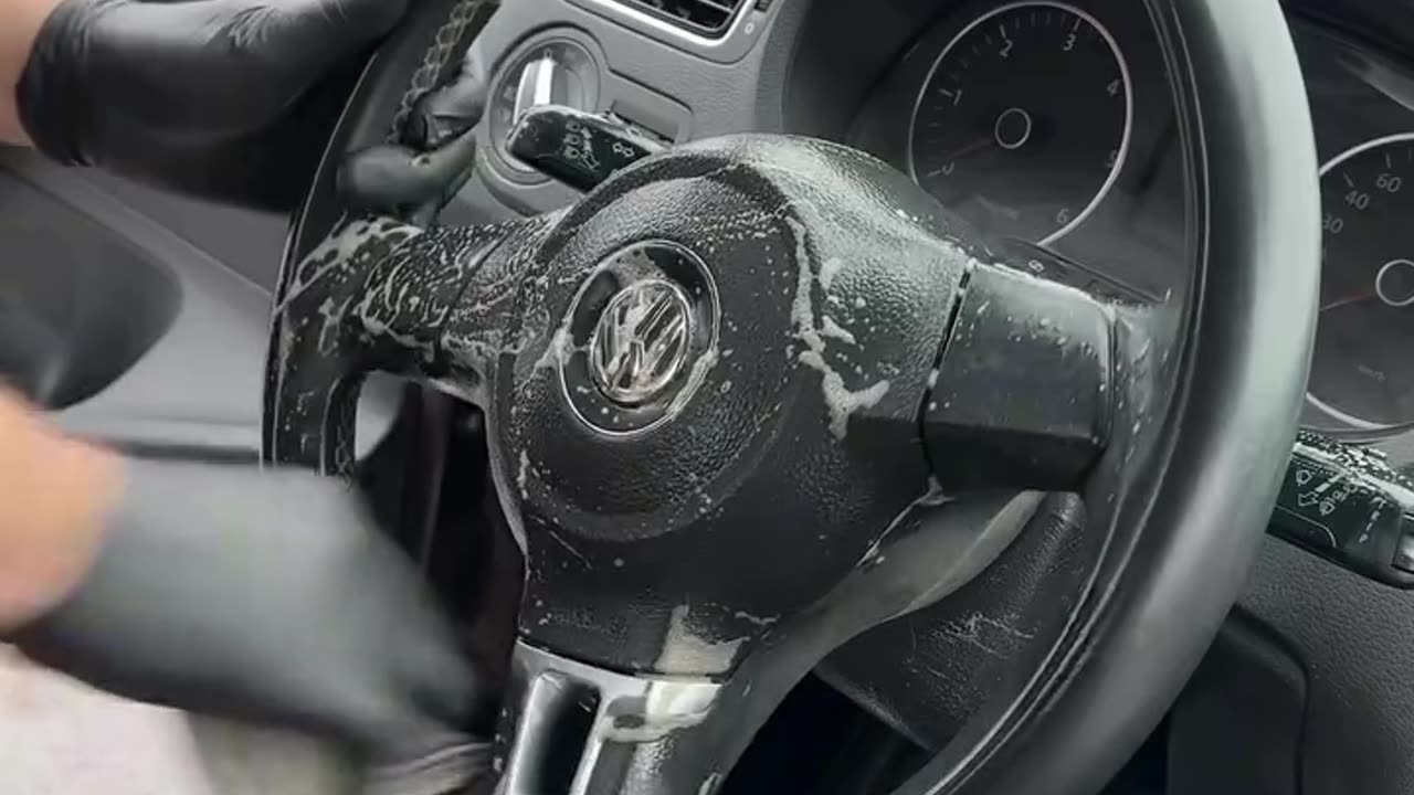 Cleaning a car covered in heaps of dirt 😵‍💫