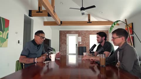 Warning Signs Flashing — Robert Kiyosaki Predicts the Next Collapse