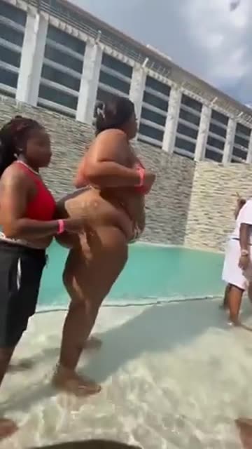 Twerking sheboon lovers! Just gross!