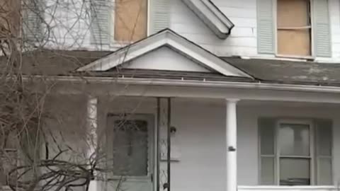 Man imprisoned by mother for 20 years escapes like a skeleton