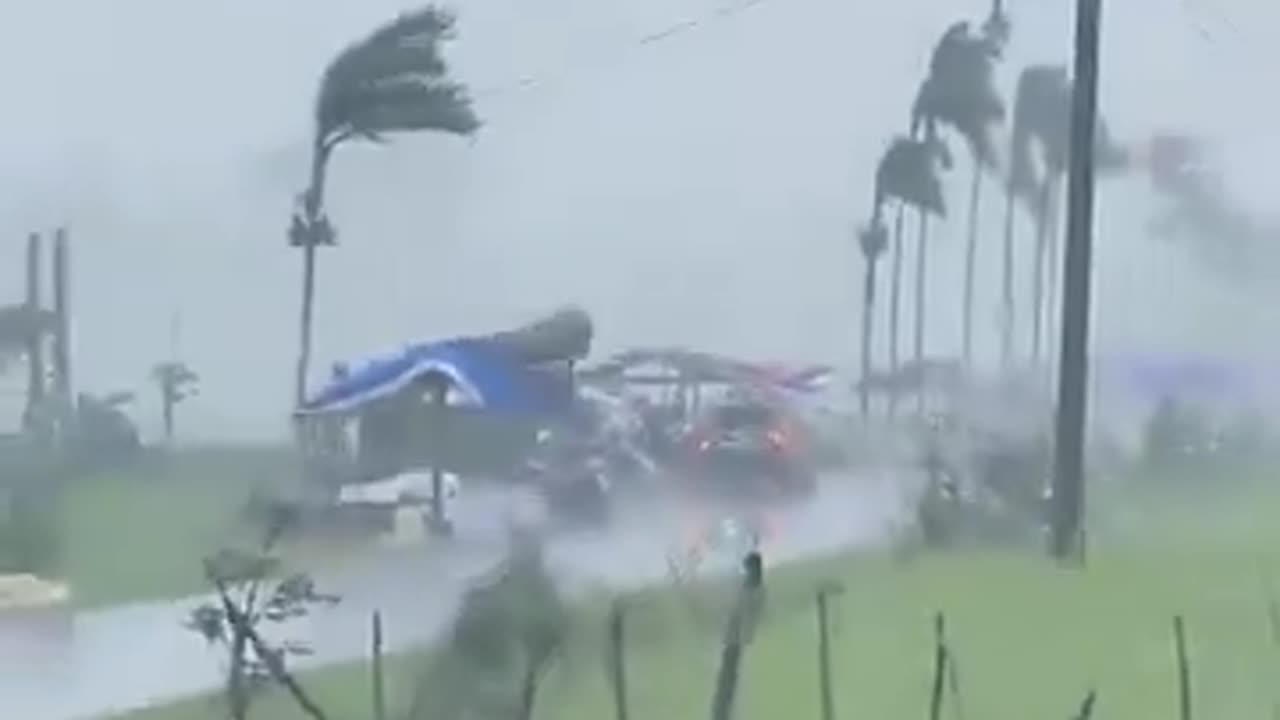 Heavy Rain Accompanied By Strong Winds Hit Blang Bubu Beungga In Tangse, Indonesia (04/05/2025)
