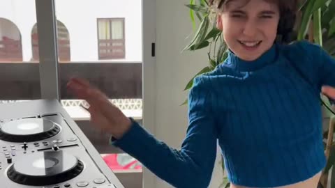 cute teen Dj Dance music