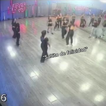 Lo mejor nunca se sube… A menos que lo grabe las cámaras de seguridad 🫢🎥 Muchas piruetas sin planea