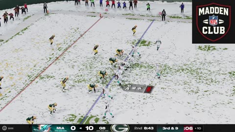 NFL MADDEN GAME Josh Jacob Character in Action