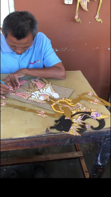 Making Wayang Kulit Puppet / Pembuatan Wayang Kulit