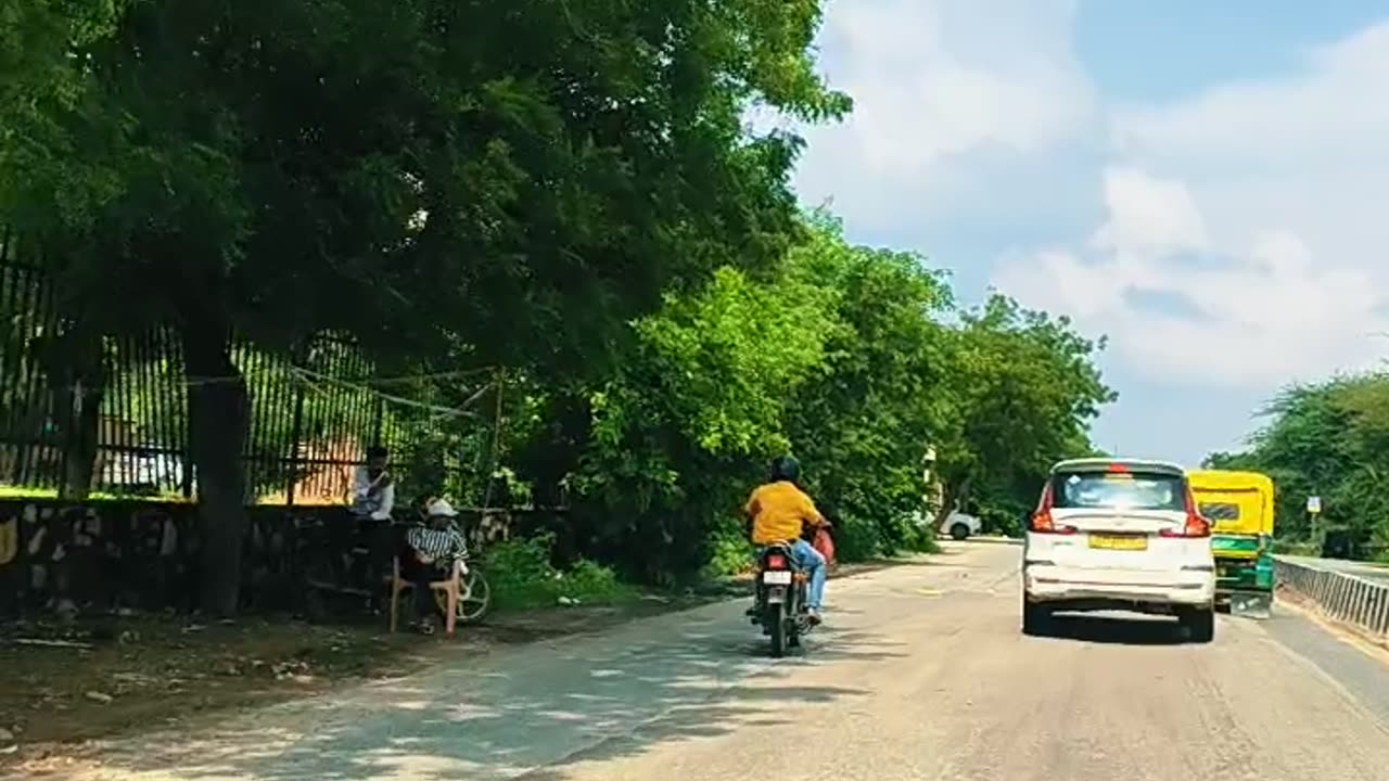 Jaipur ki sadko m enjoy