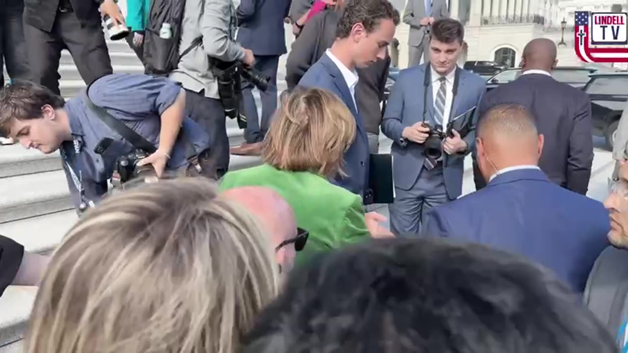 B*tch is TRIGGERED 🤣🤣🤣 #TickTock