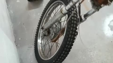 How to Rebuild the Engine of a Yamaha DT 250