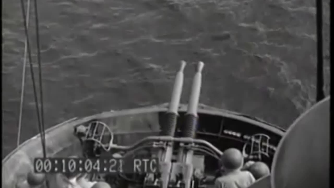 BOMBARDMENT & INVASION OF GUA... - BOMBARDMENT & INVASION OF GUAM FROM USS NEW MEXICO - 428-npc-4662