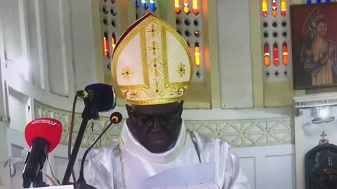 CARDINAL ROBERT SARAH BÉNIT LES GUINÉENS DANS SON HOMÉLIE POUR ENSUITE FRAPPER LES CHEFS D'ÉTAT