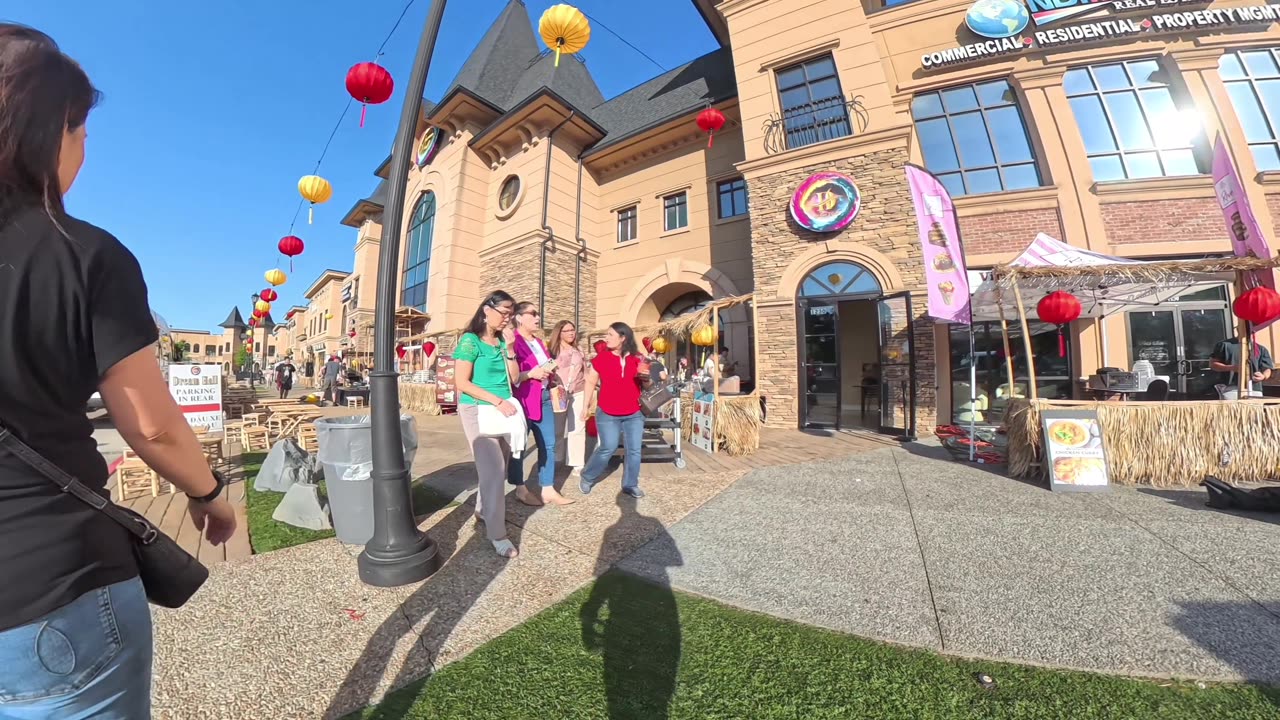 KaraBand Dinner At Saigon District