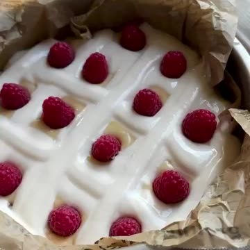 Cottage cheese and raspberry pie