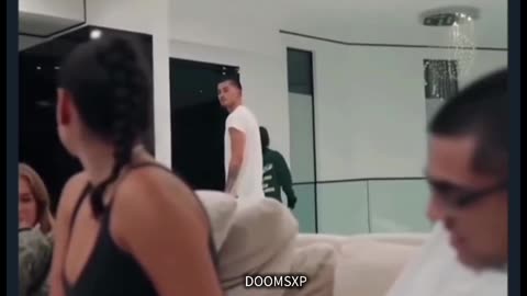 N3on couldn't believe what SNEAKO did with SARA SAFFARI in front of 100k LIVE viewers 💔