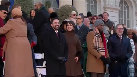 🚨 JUST IN: NYC Mayor Zohran Kwame Mamdani inauguration swearing in on the Quran