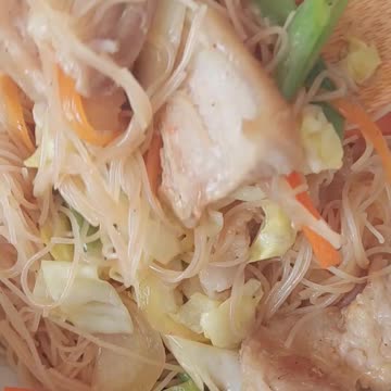 Panlasang Pinoy. Pancit Guisado with Double Meat! #AmazeGlazed #GesundeRezepte #Feelgoodfoodie