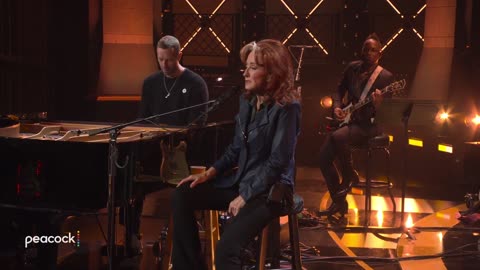 I Can't Make You Love Me (Mike Reid cover) with Chris Martin & The Roots - Bonnie Raitt (live)