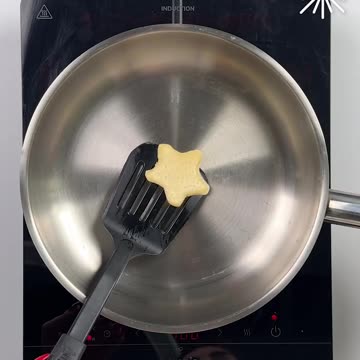 Star-shaped pancakes you'll love to make.hd