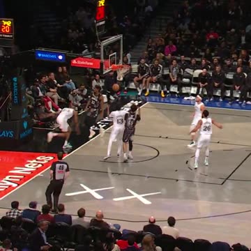 NBA KAI JONES WITH THE ATHLETIC ONE-HANDED SLAM 🤯 Finishes off the alley-oop from Dinwiddie!!