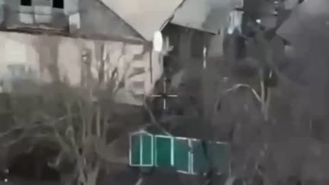 😳🔥 FPV drone with an enlarged warhead destroys a house Russian infantry in